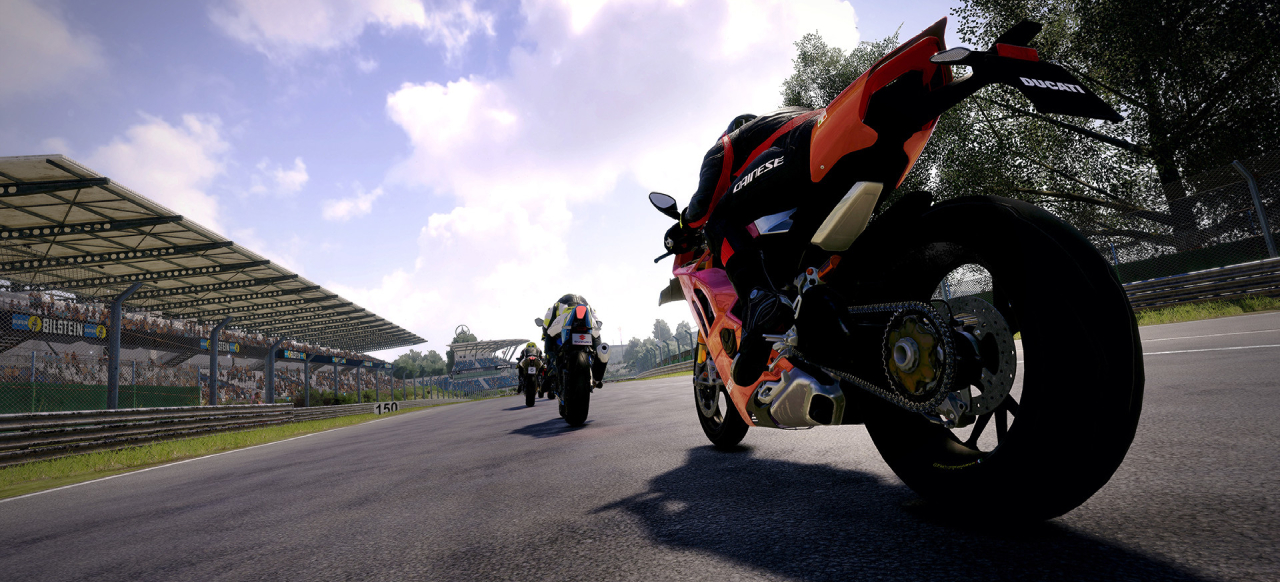 RiMS Racing te lanza al centro de la acción con la comprobación de estado de la moto, que te ayuda a analizar el comportamiento de tu motocicleta en tiempo real